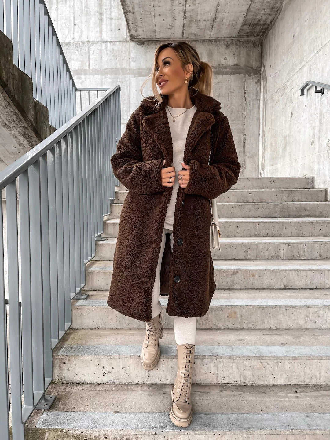 Leonie | Winter damenmantel aus feiner Wolle