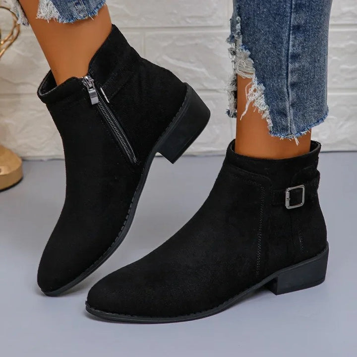 Britt | Spitzer Ankle Boot